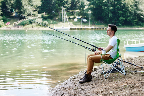 pesca rio sentado